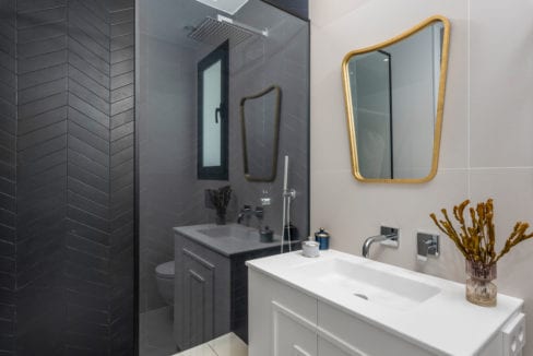 36- Venecia III - First Bedroom suite Bathroom