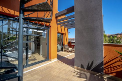 021 HD Corner Penthouse